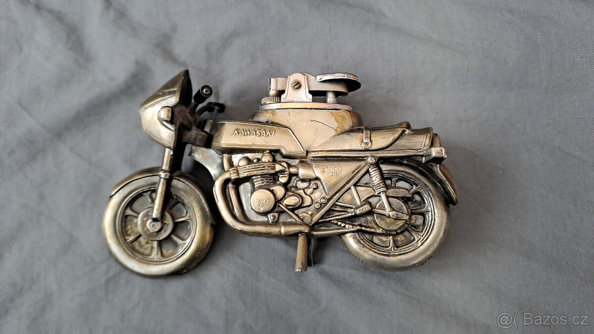 retro rukavice, opasek Yamaha XS, zapalovač Kawasaki Z 1000 - 8