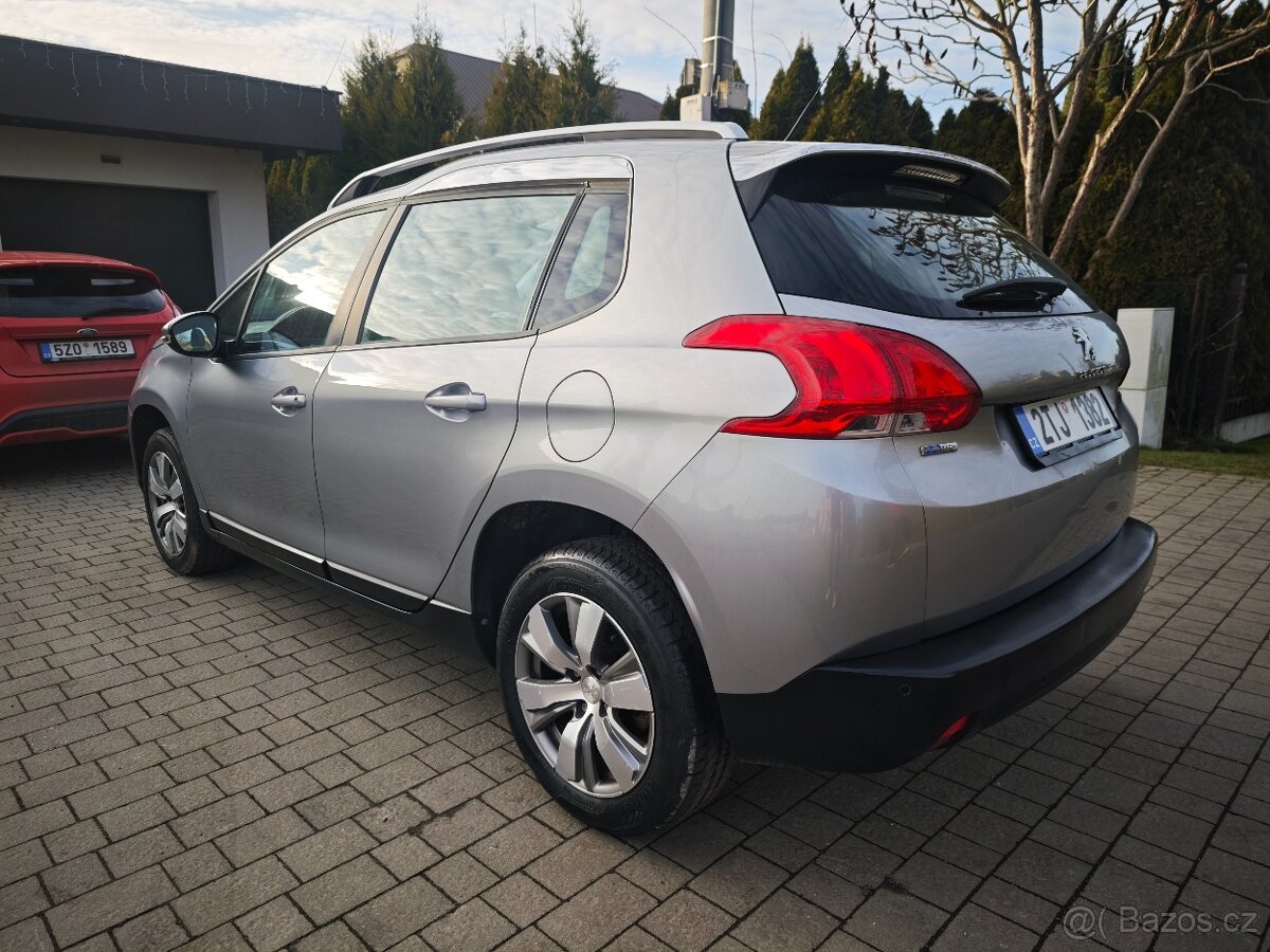 Peugeot 2008 1.2i benzín - 8