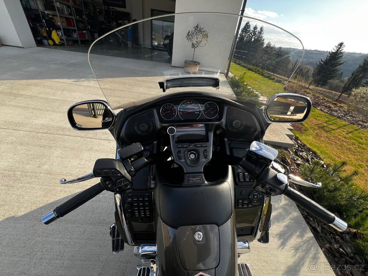 Honda GL1800 Goldwing - 8