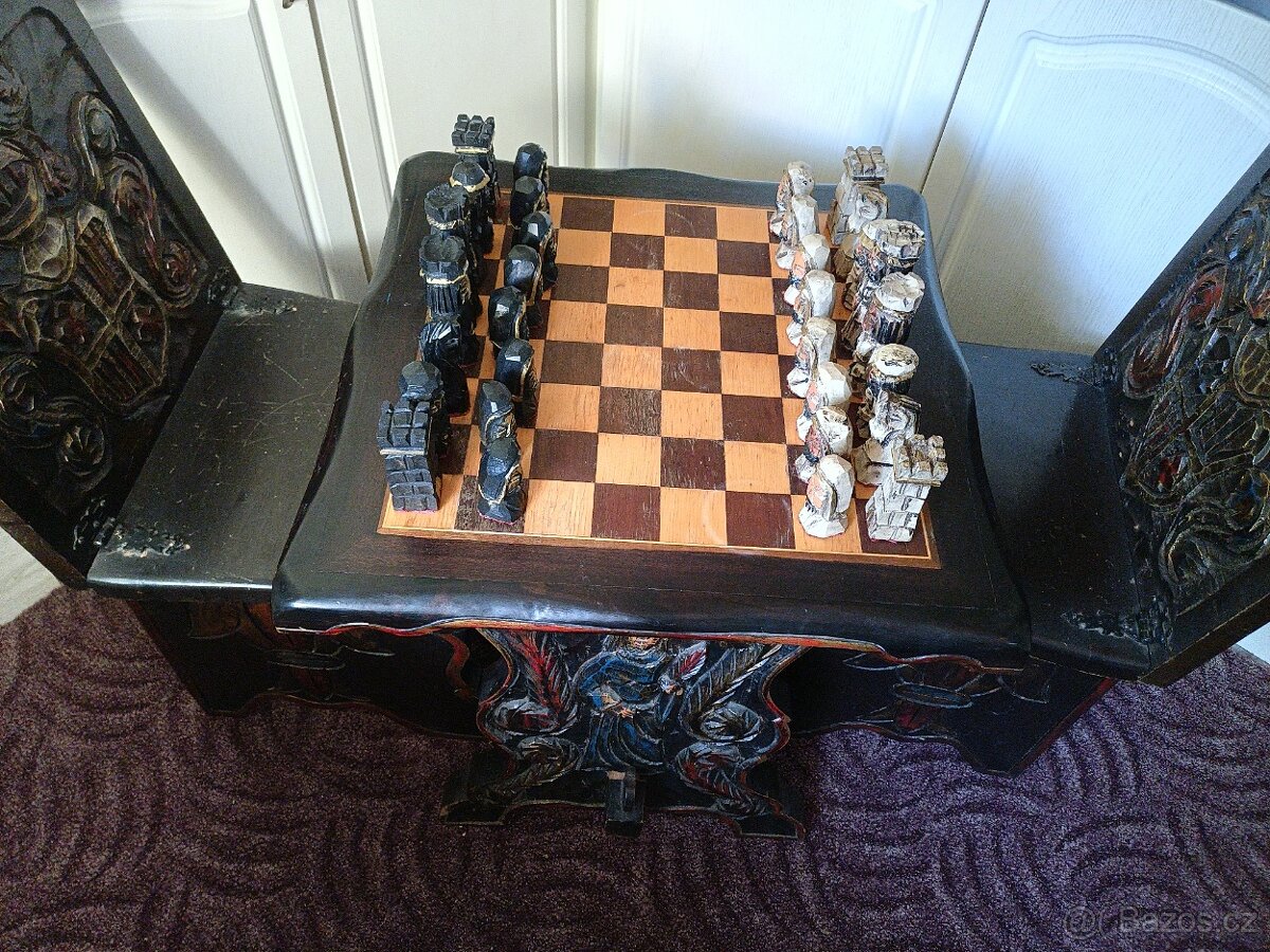 Unikátní (antik) Šachový stolek, ručně vyrobená šachová sada - 8