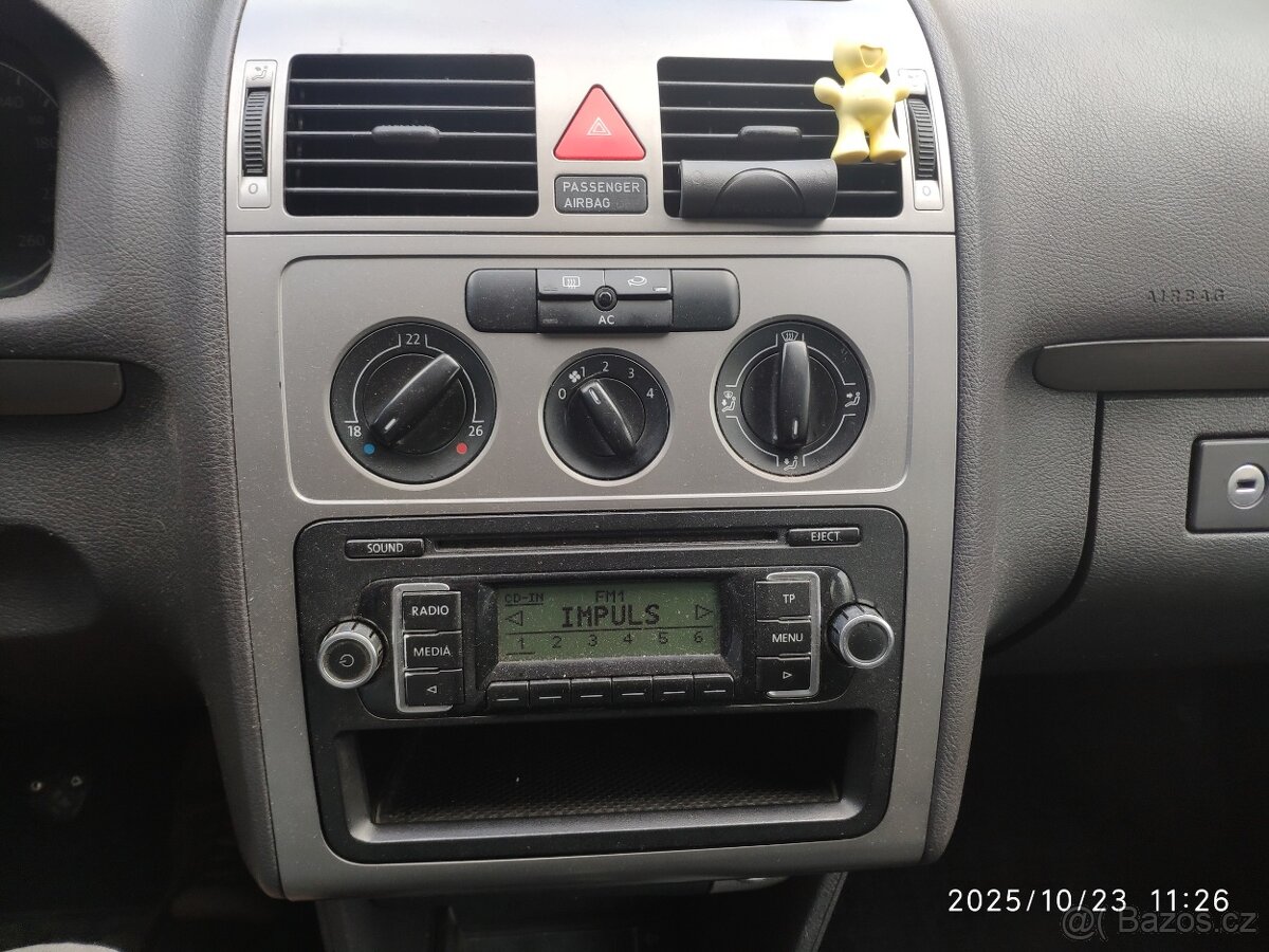 Volkswagen Touran 2.0i CNG, najeto 162.000 km - 8