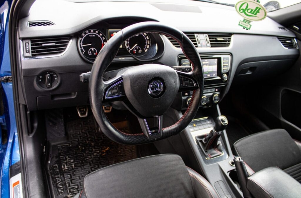 Škoda Octavia RS 2.0 TDI CR DPF - 8