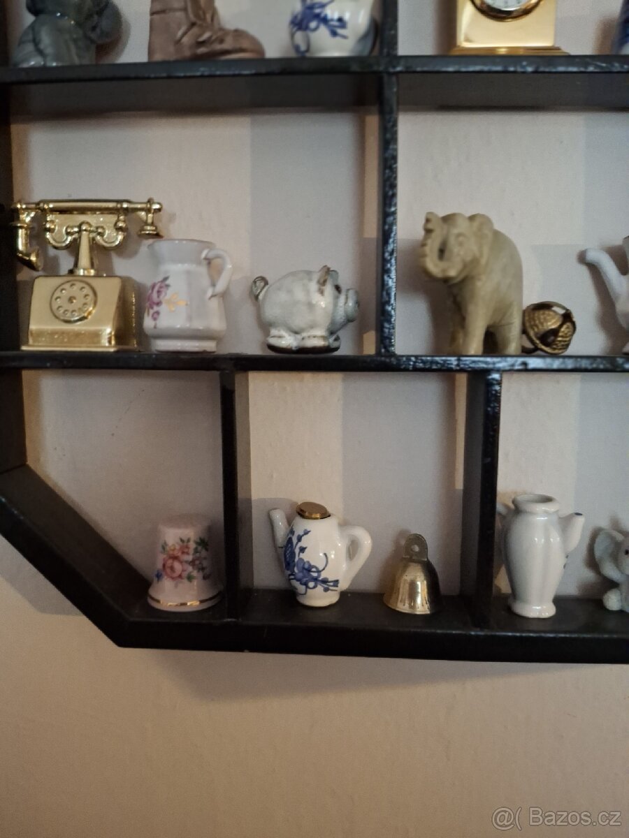 Vitrína s miniatury - 8