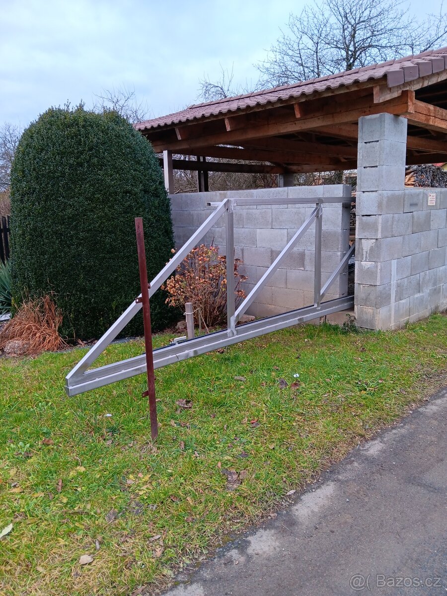 Pojezdová brána-nerez - 8