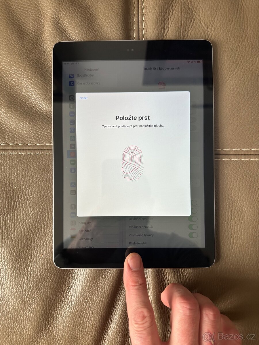 Apple iPad 9,7” 128Gb 5. Generace wifi - 8