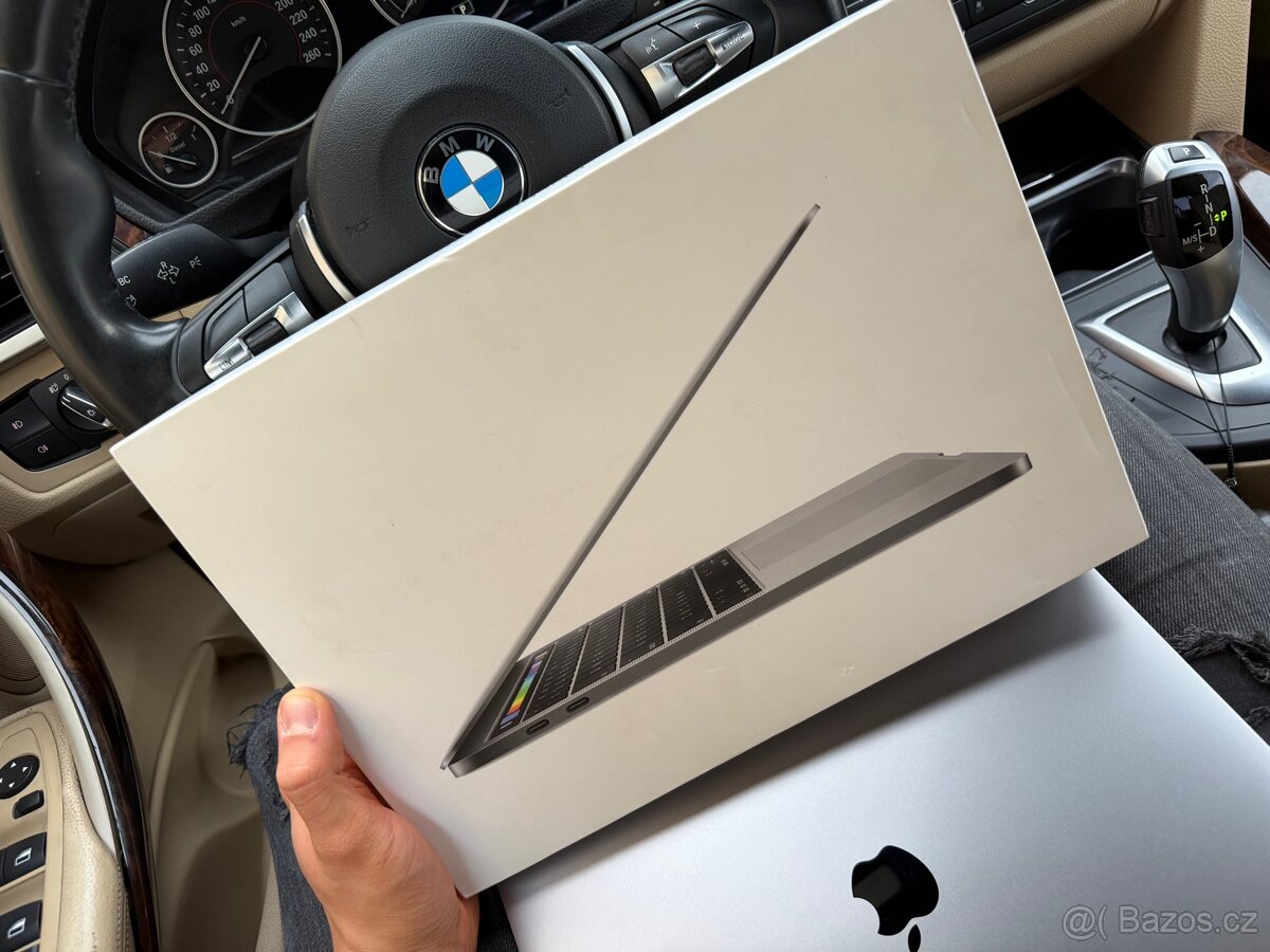 Apple MackBook Pro 13 - 8