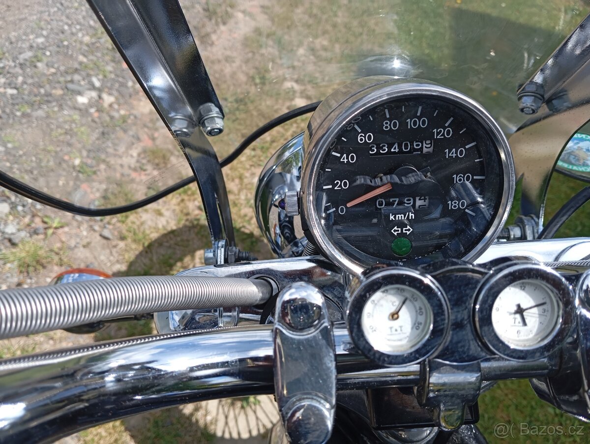 Suzuki VS 800 Intruder - 8