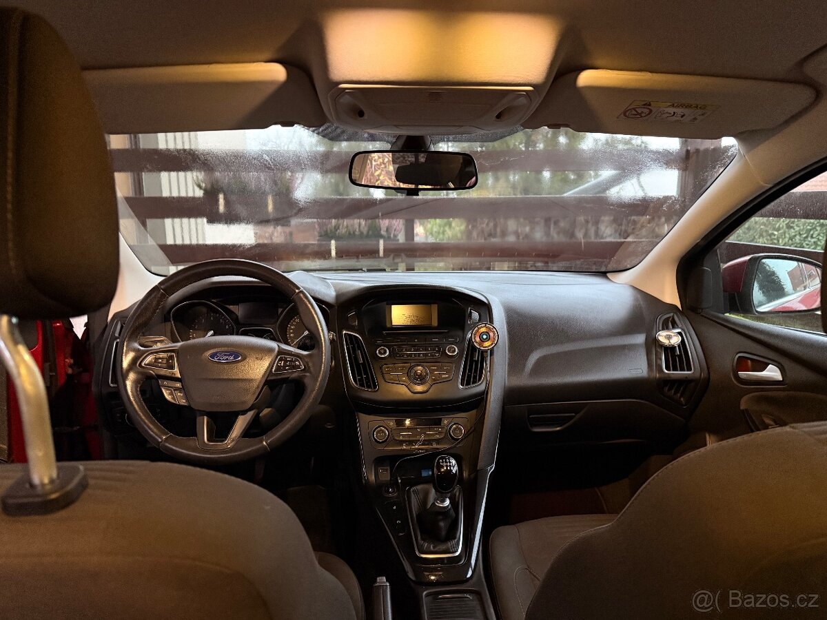 Ford Focus combi 1.5 EcB 110kW manuál - 8
