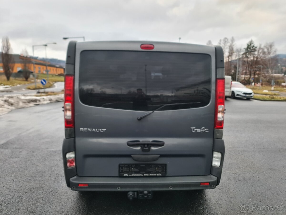 RENAULT TRAFIC 2.0 DCi 9-MÍST DIGI-KLIMA NAVI 2xŠOUP 109TKM - 8