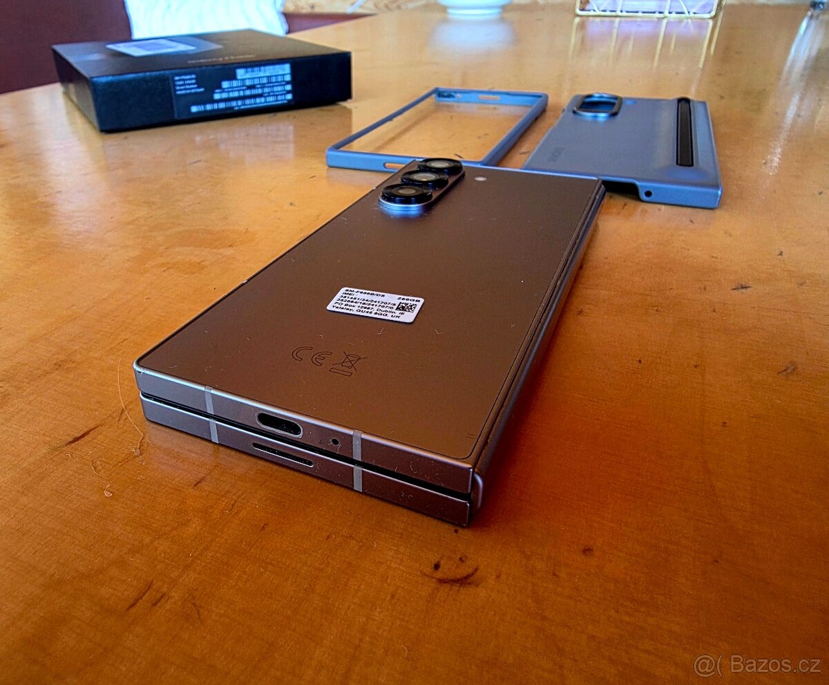 Samsung Galaxy Z Fod6 - 8