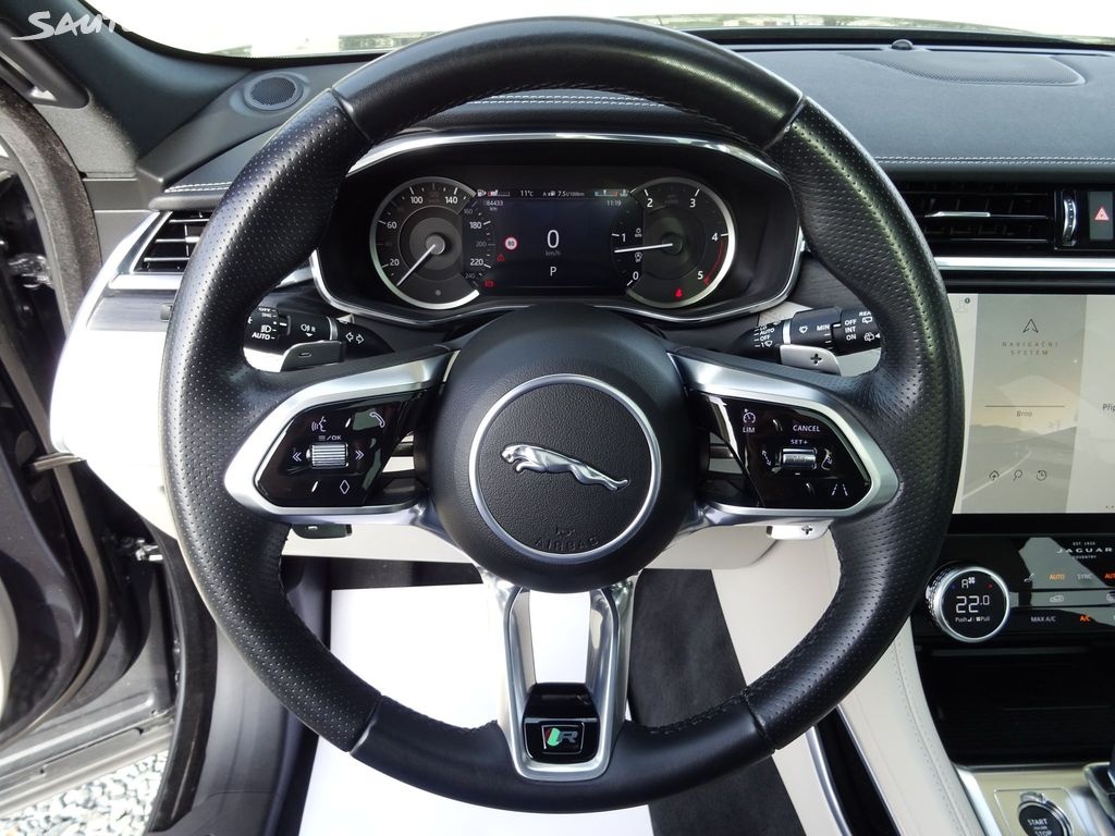 Jaguar F-Pace BLACK, D200 AWD R-Dynamic Panorama - 8