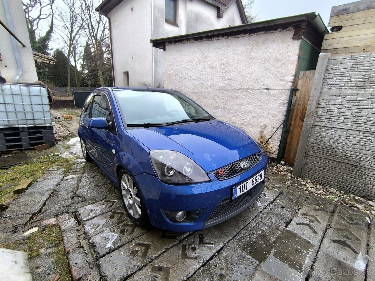 Ford fiesta ST150 - 8