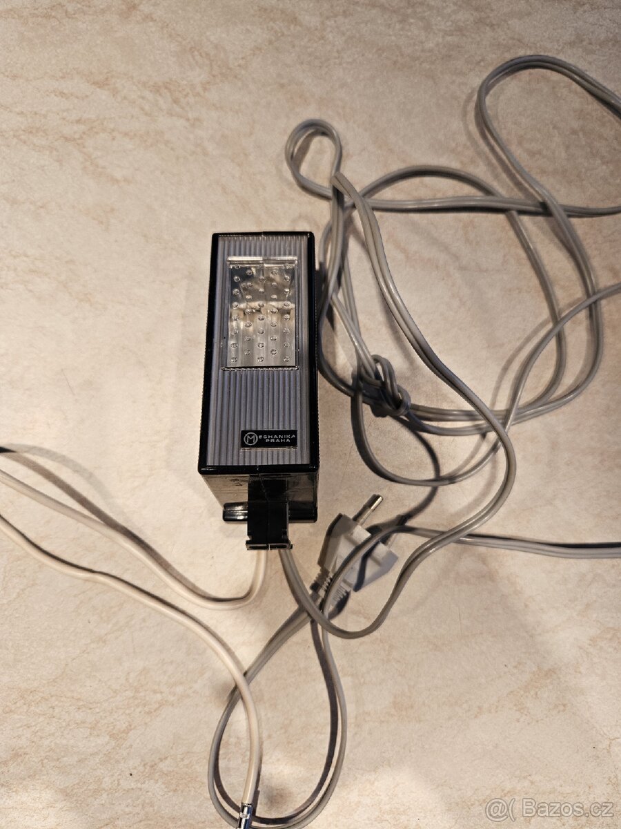 Fotoaparát Vilia Triplet 69-3 4/40 + externí blesk - 8