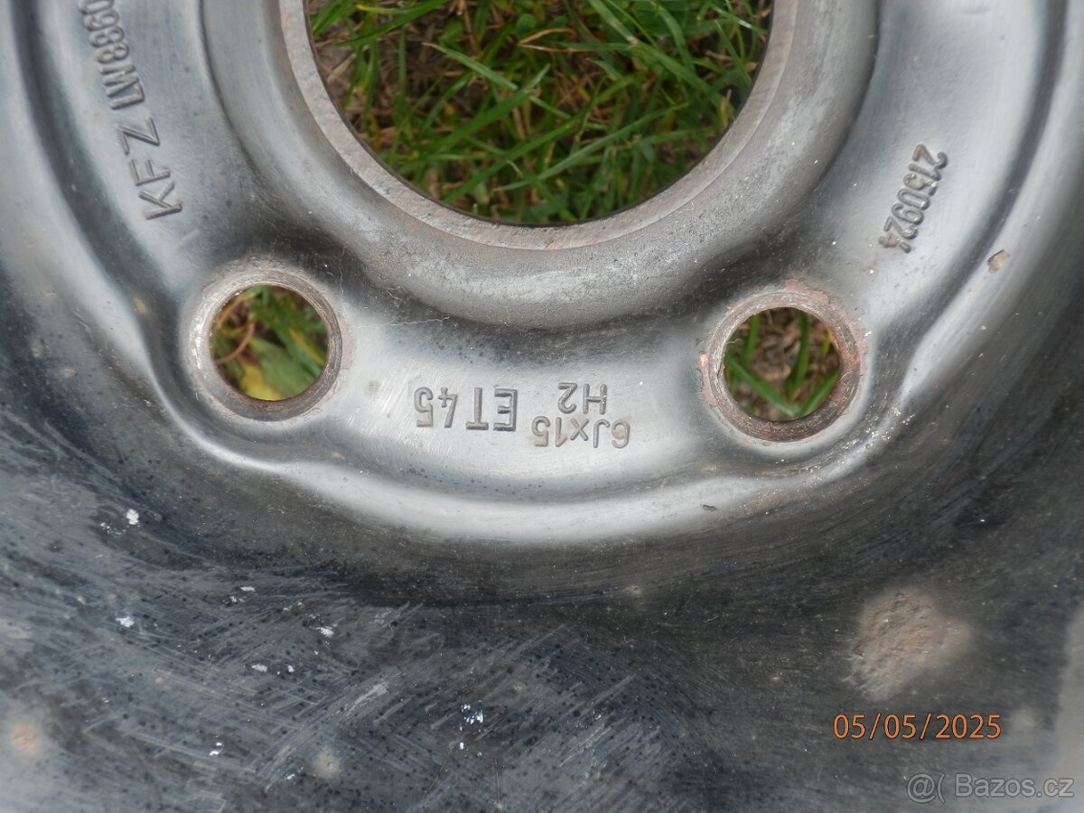 4xPlechové disky na AUDI A4 velikost 15tky. ET 45 - 8