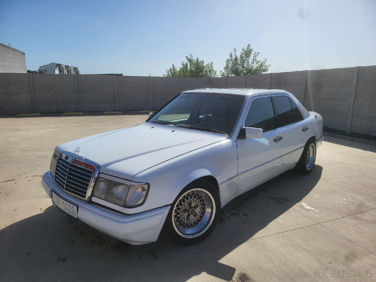 Mercedes-Benz w124 e300td - 8