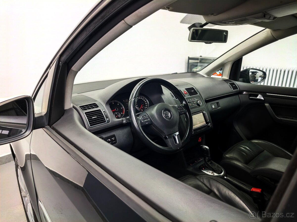 VW TOURAN 2.0 TDI 125KW,DSG, HIGHLINE,KAMERA, KŮŽE, TEMPOMAT - 8