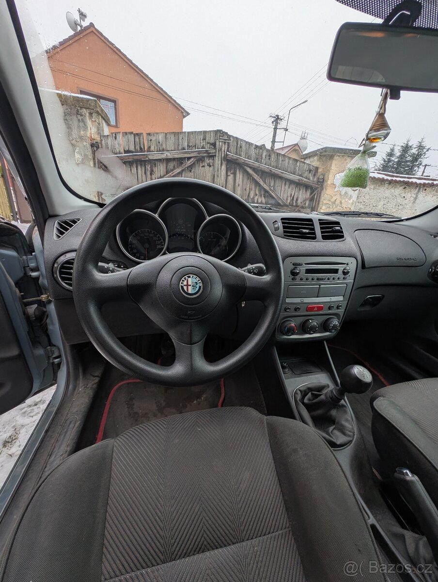 Alfa Romeo 147 1.9 JTD 115cv - 8