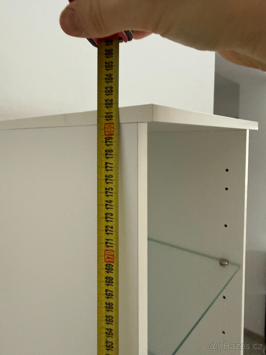 Vysoká koupelnová skříňka se skleněnými policemi – bílá - 8