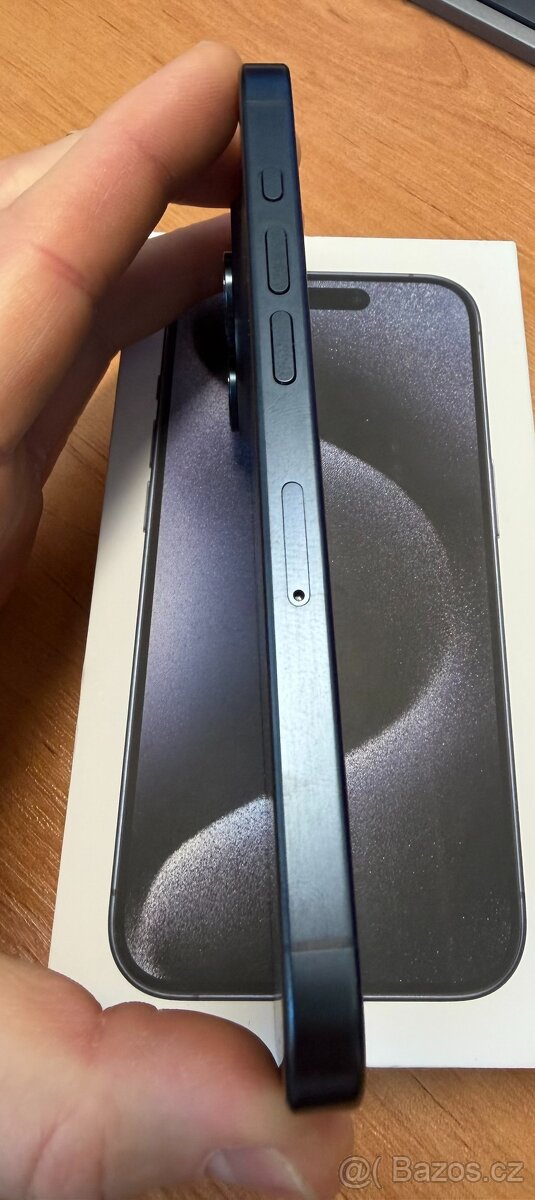 Apple iPhone 15 Pro 128GB modrý titan - 8