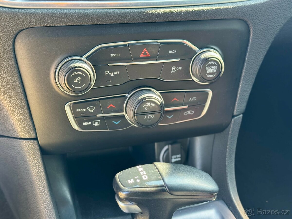 Dodge Charger 2015 5,7 V8 - 8