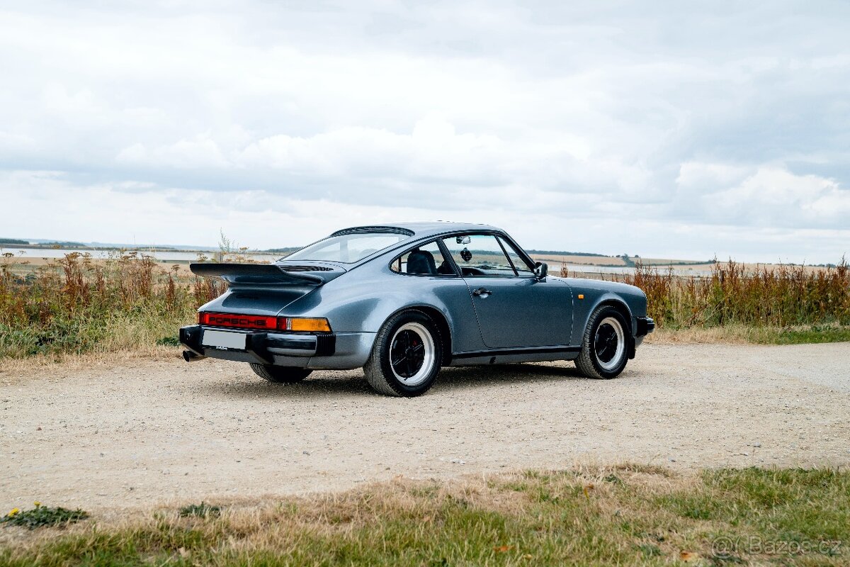 Porsche 911 Carrera 3,2 - 8
