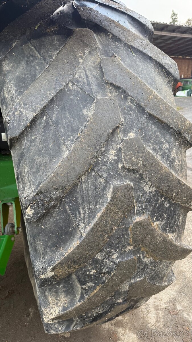 Traktor John Deere 6175 m - 8