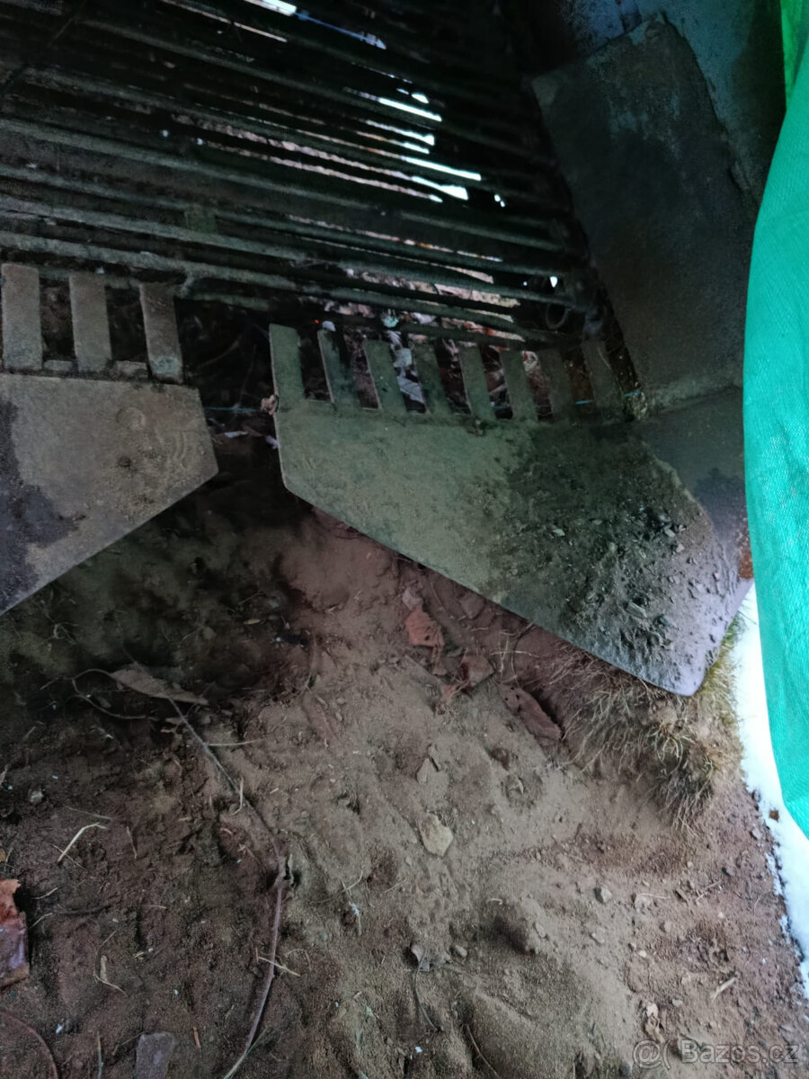 Vyorávač brambor TEK - 8