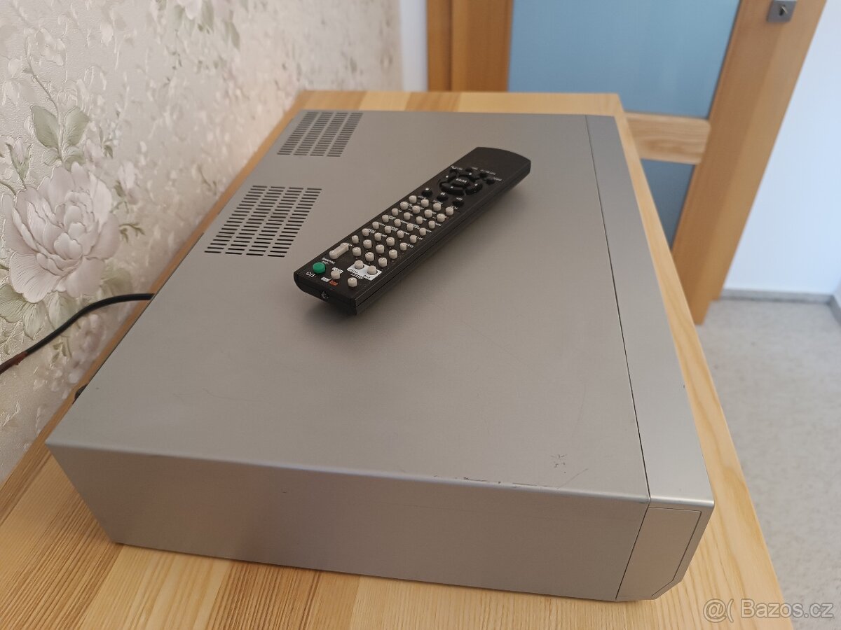 Dvd přehrávač VHS rekordér Sony - 8
