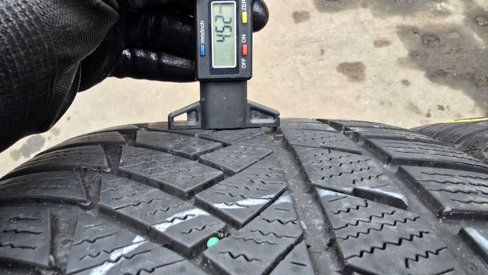 Zimní pneu 245/45/18 Continental Run Flat - 8