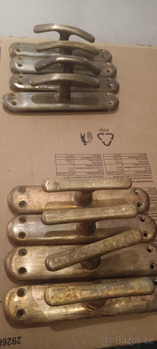 Mosazné kování , kliky kličky. - 8