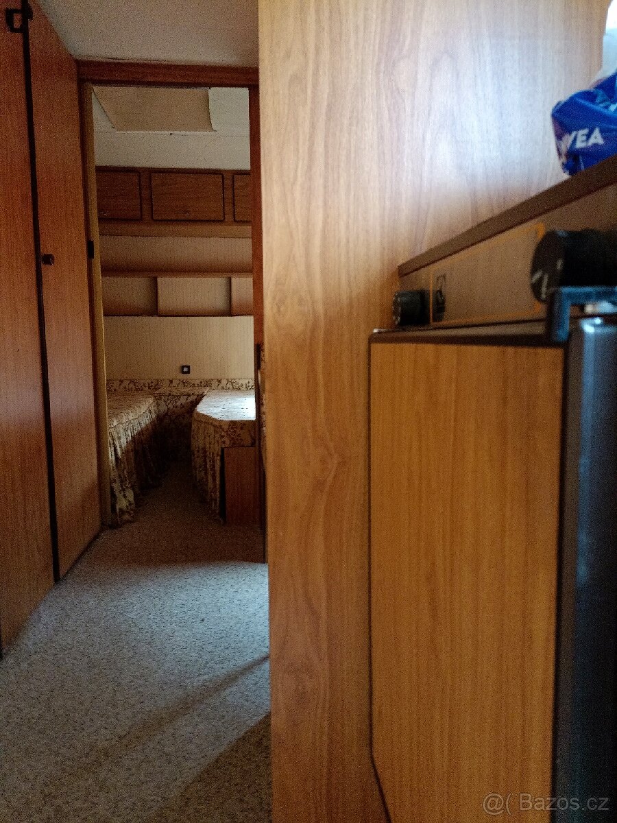 Prodám karavan bez TP 7x2,2 m - 8