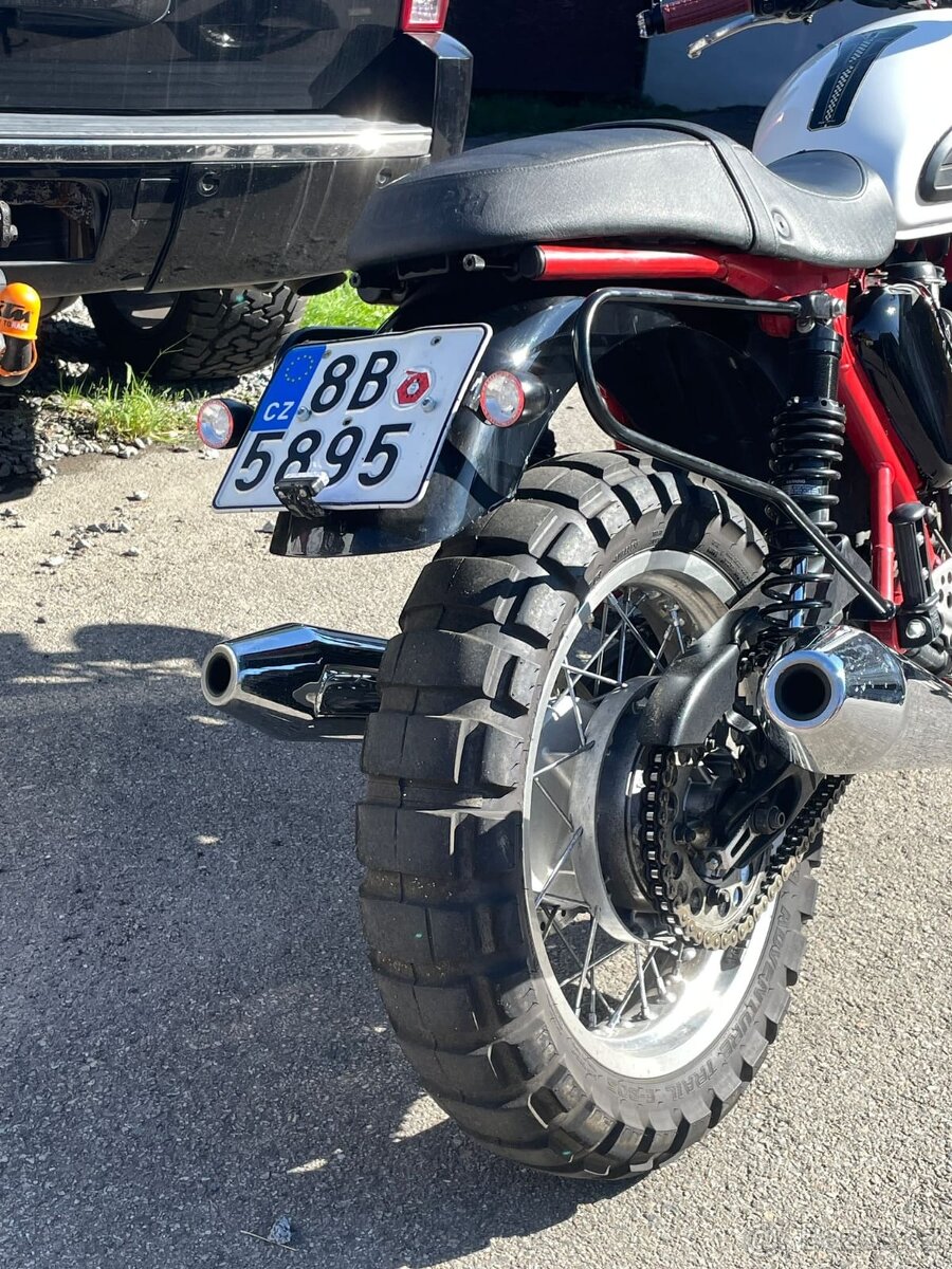 Triumph Thruxton - 8