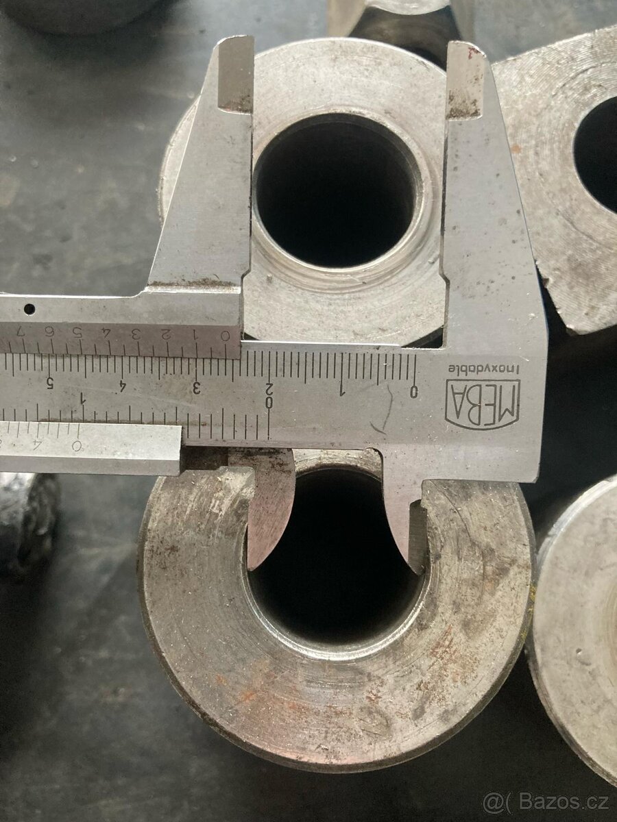 upínky - kameny - šrouby - 8