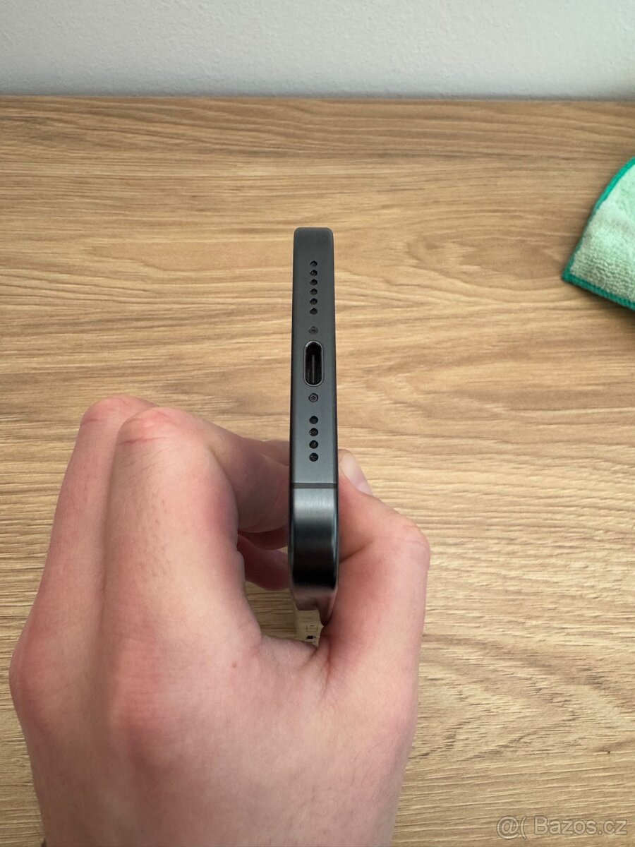 iPhone 15 Pro Max 256 GB – perfektní stav, originální balení - 8