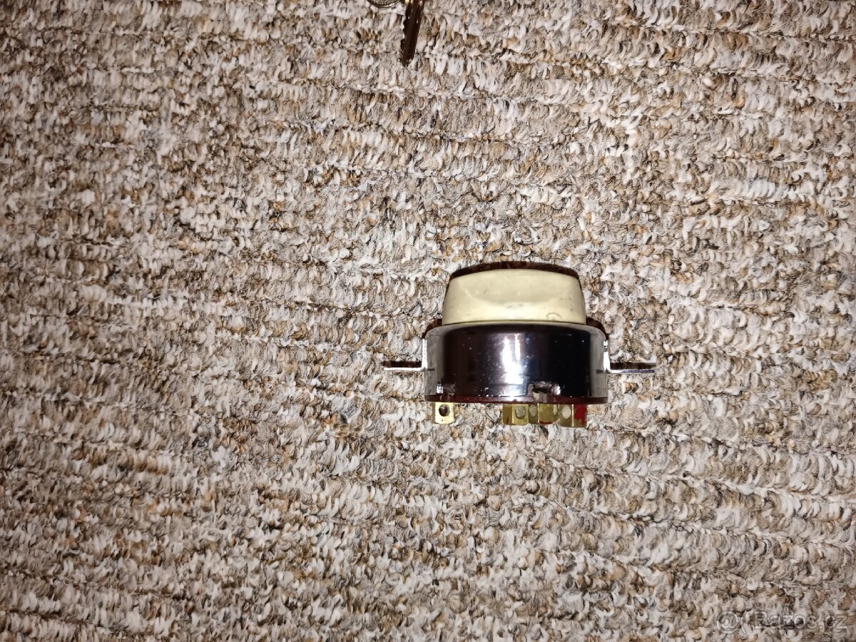 Spínací skříňka panelka originál TOP - 8