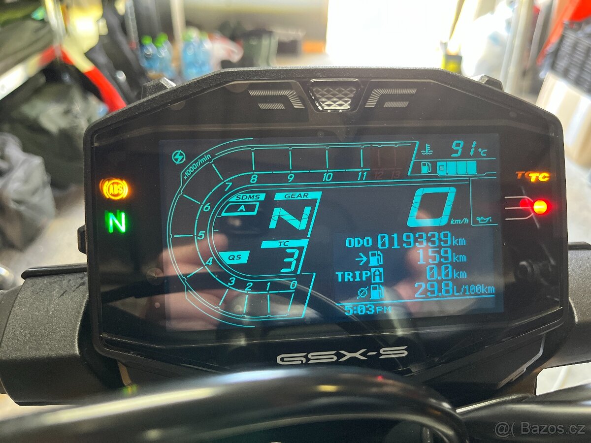 Suzuki GSX-S 1000 - 8