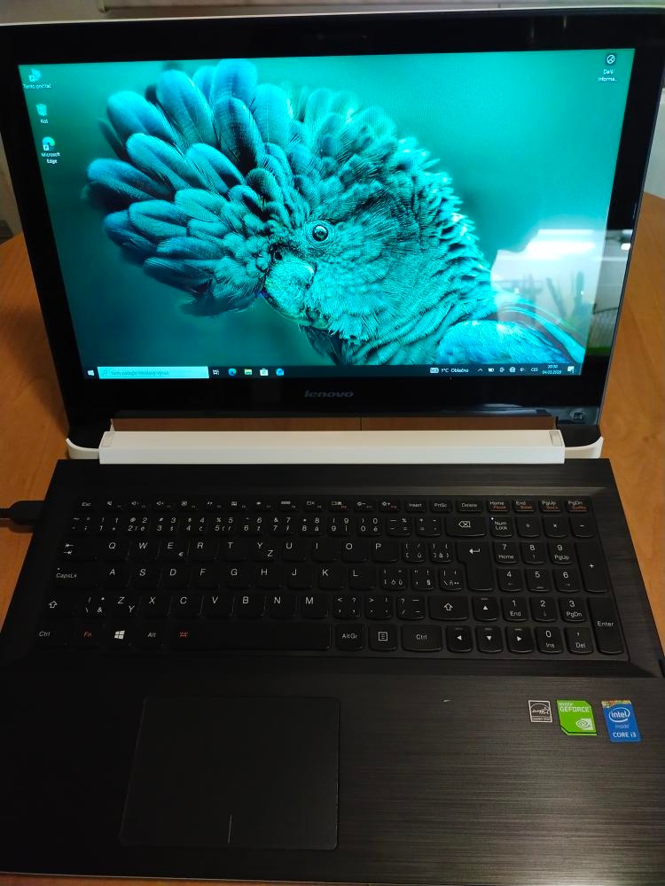 Prodám notebook Lenovo Ultrabook - 8