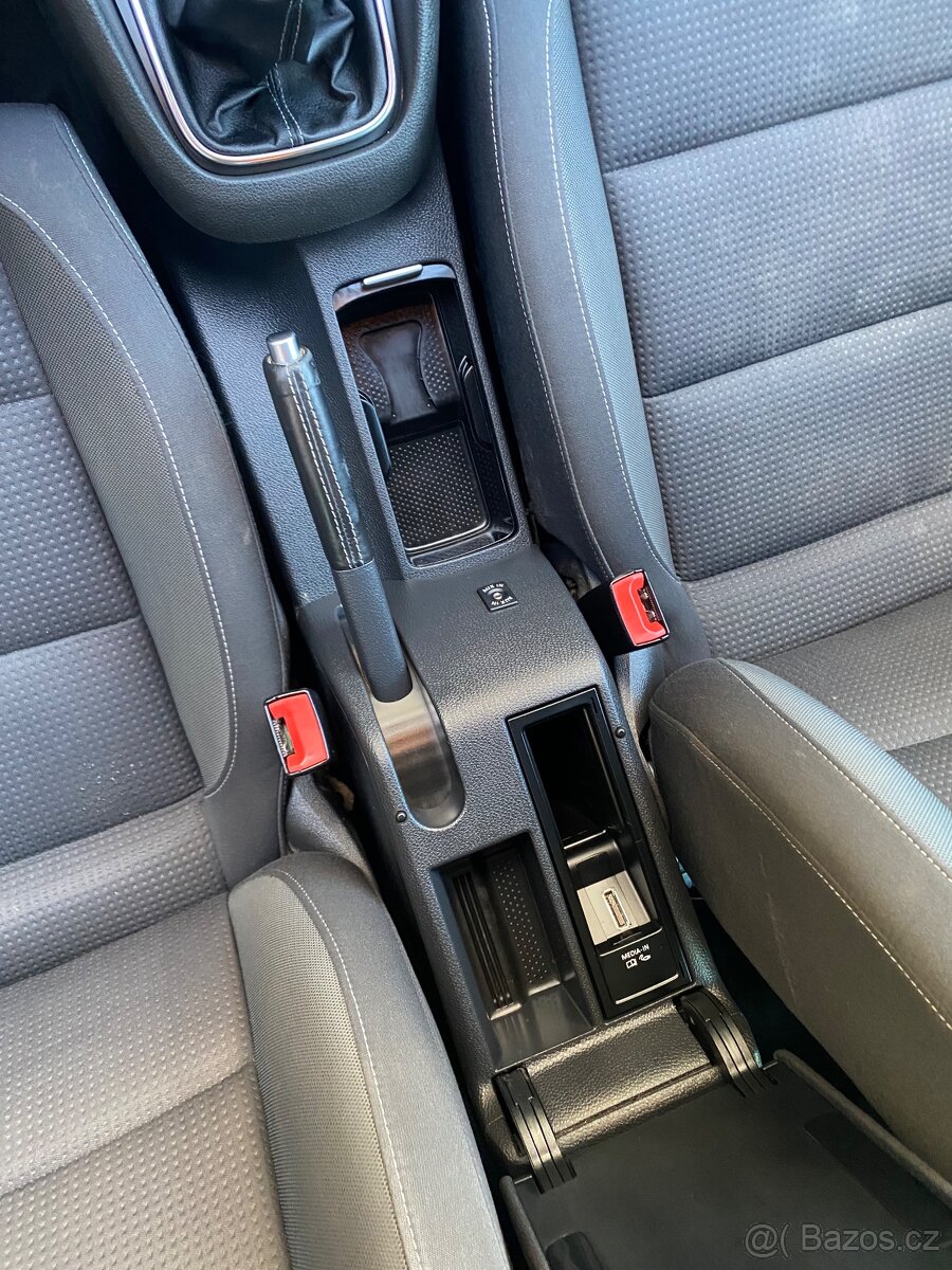 VOLKSWAGEN GOLF 1.6 TDI - 8