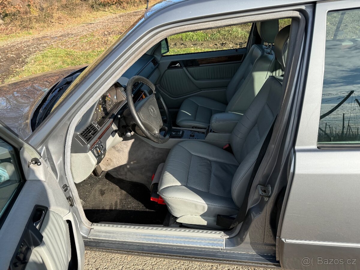 Mercedes-Benz S124 300 TE 4MATIC (1992) - 8