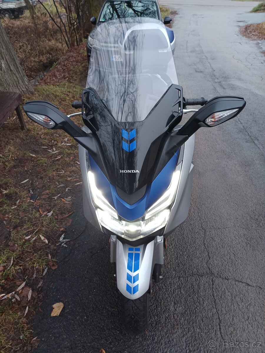 Prodám Honda Forza 125 rok 2018 - 8
