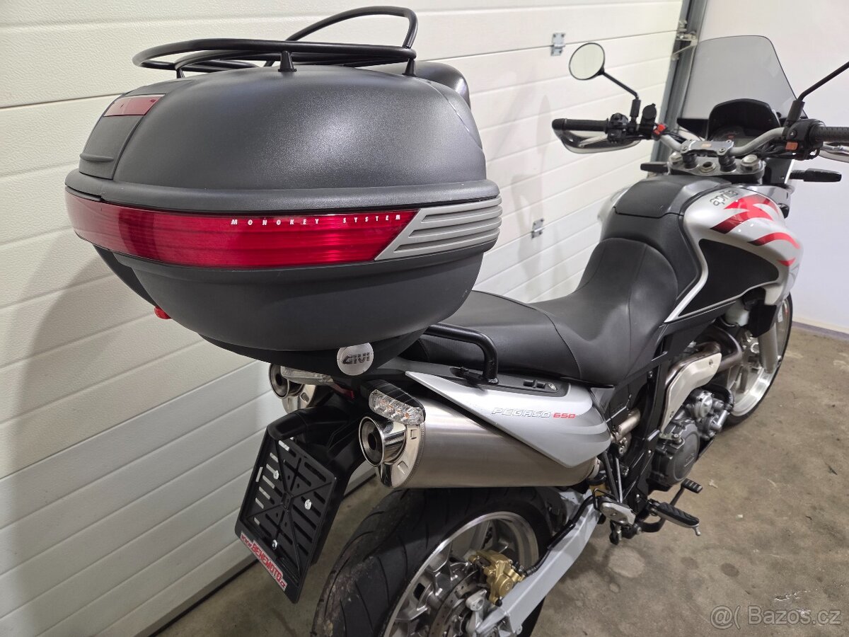 Aprilia Pegaso 650 Strada - 8