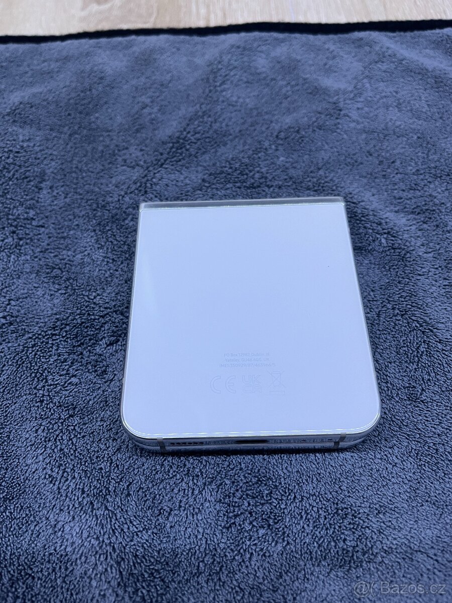 Samsung Galaxy Z Flip 5 - 8