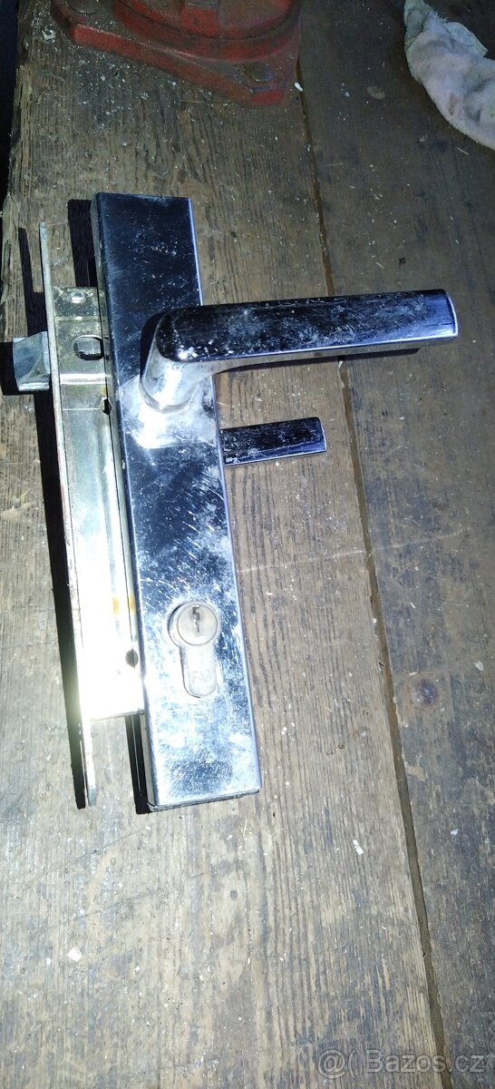 dveřní zámky - 8