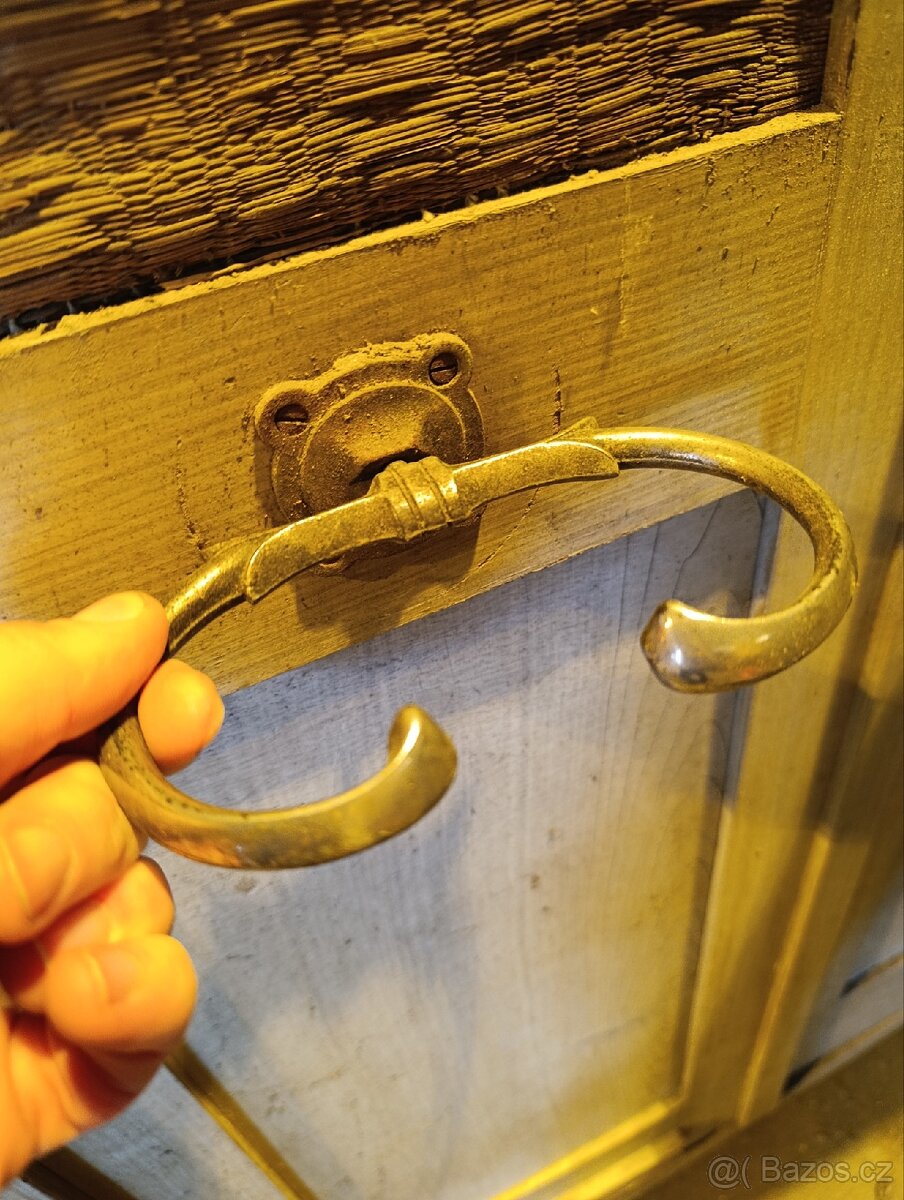 Velká šatní skříň - 8