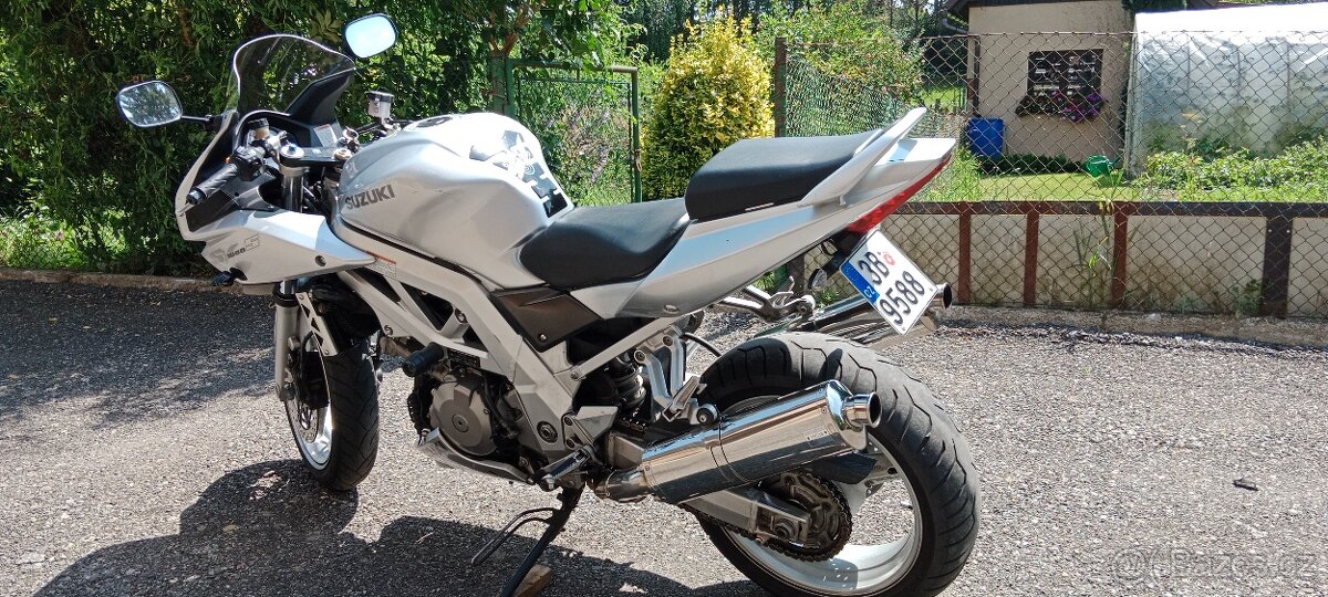 Suzuki SV1000 S - 8