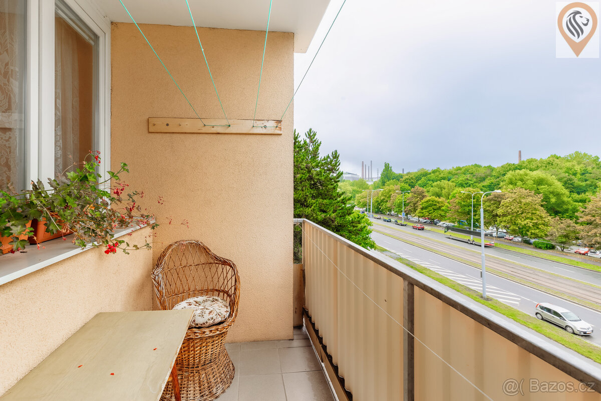 Prostorný a světlý byt 2+1 s lodžií na Vejprnické, Plzeň - 8