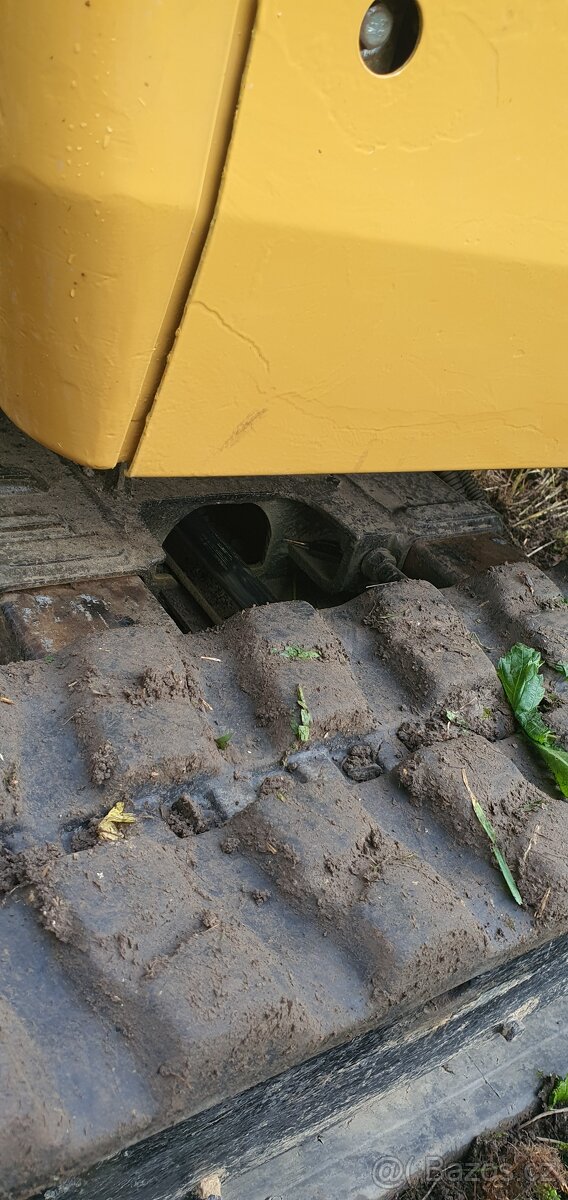 pasovy bagr Cat 301.4 - 8