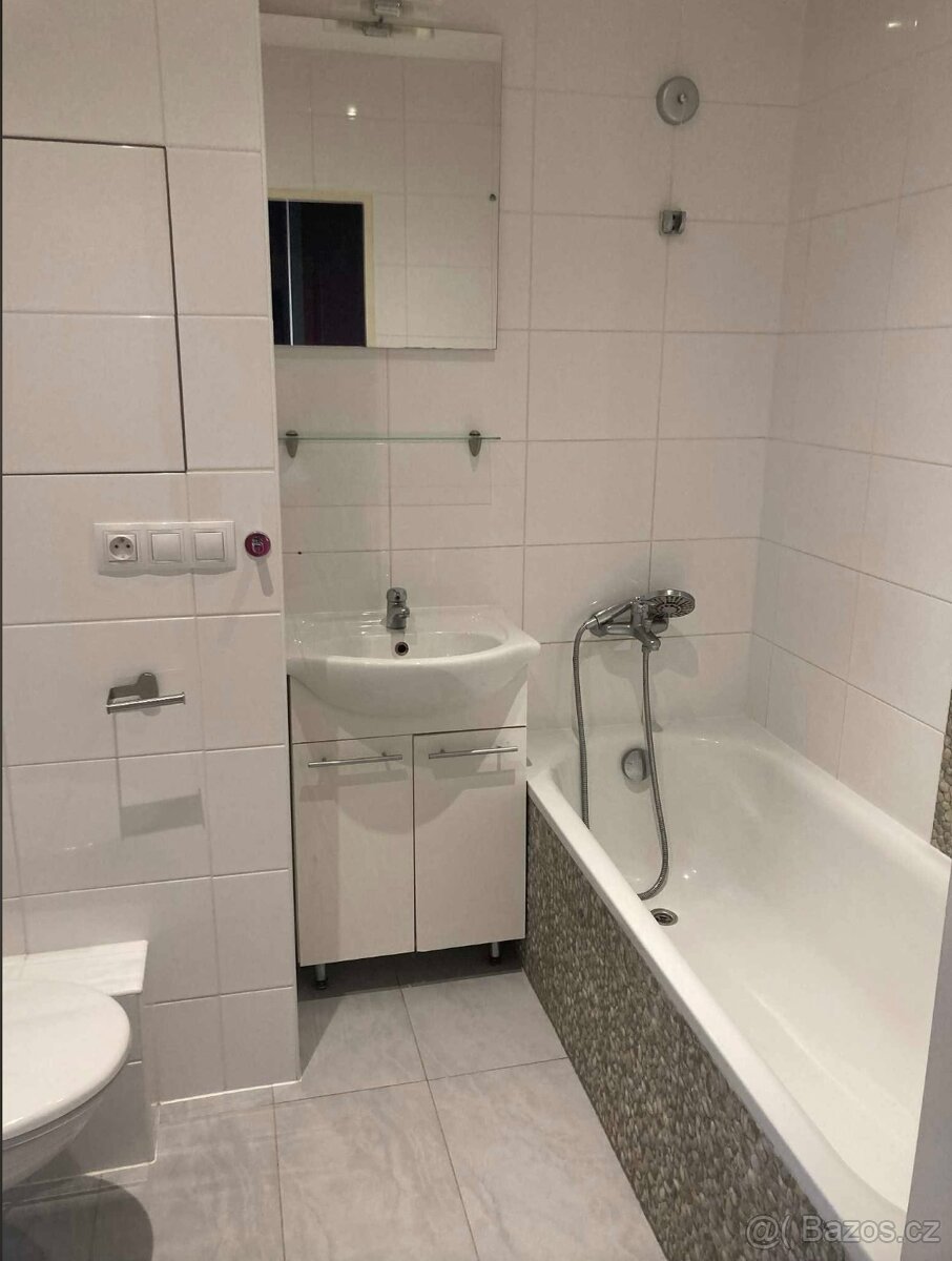 Slunný byt 35m2 v Nových Butovicích - 8