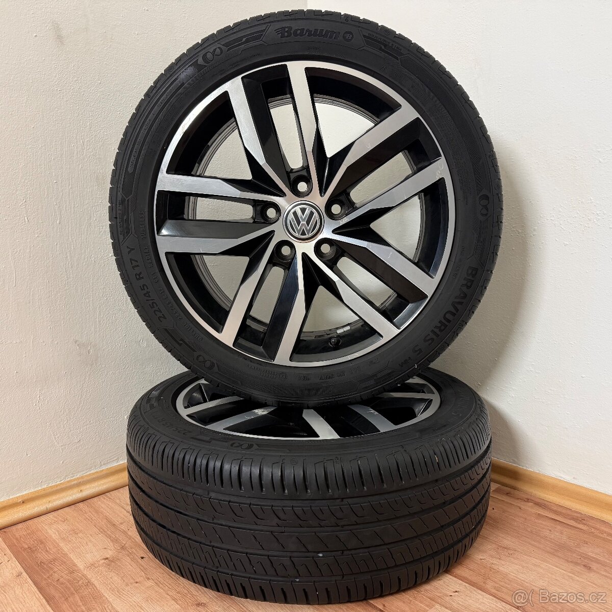 VW GOLF VII R 5x112 R17 ET49+LETNÍ 225/45R17 7mm - 8