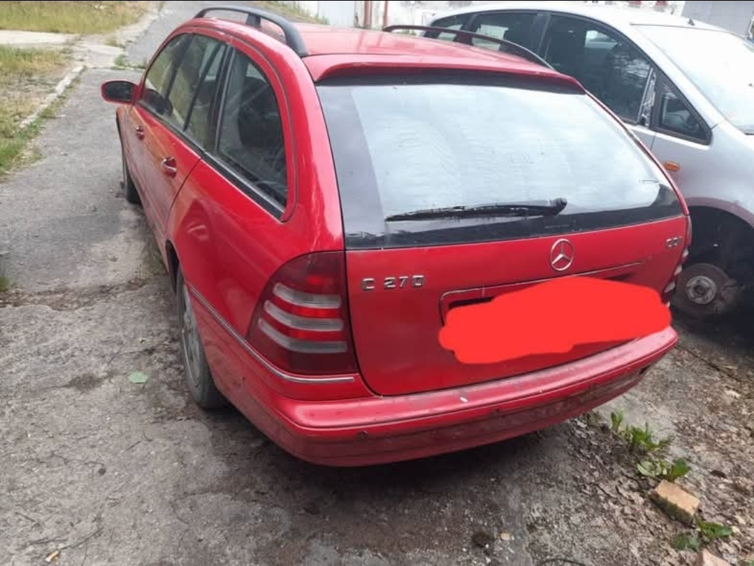 Mercedes w203 - plno náhradních dílů - 8